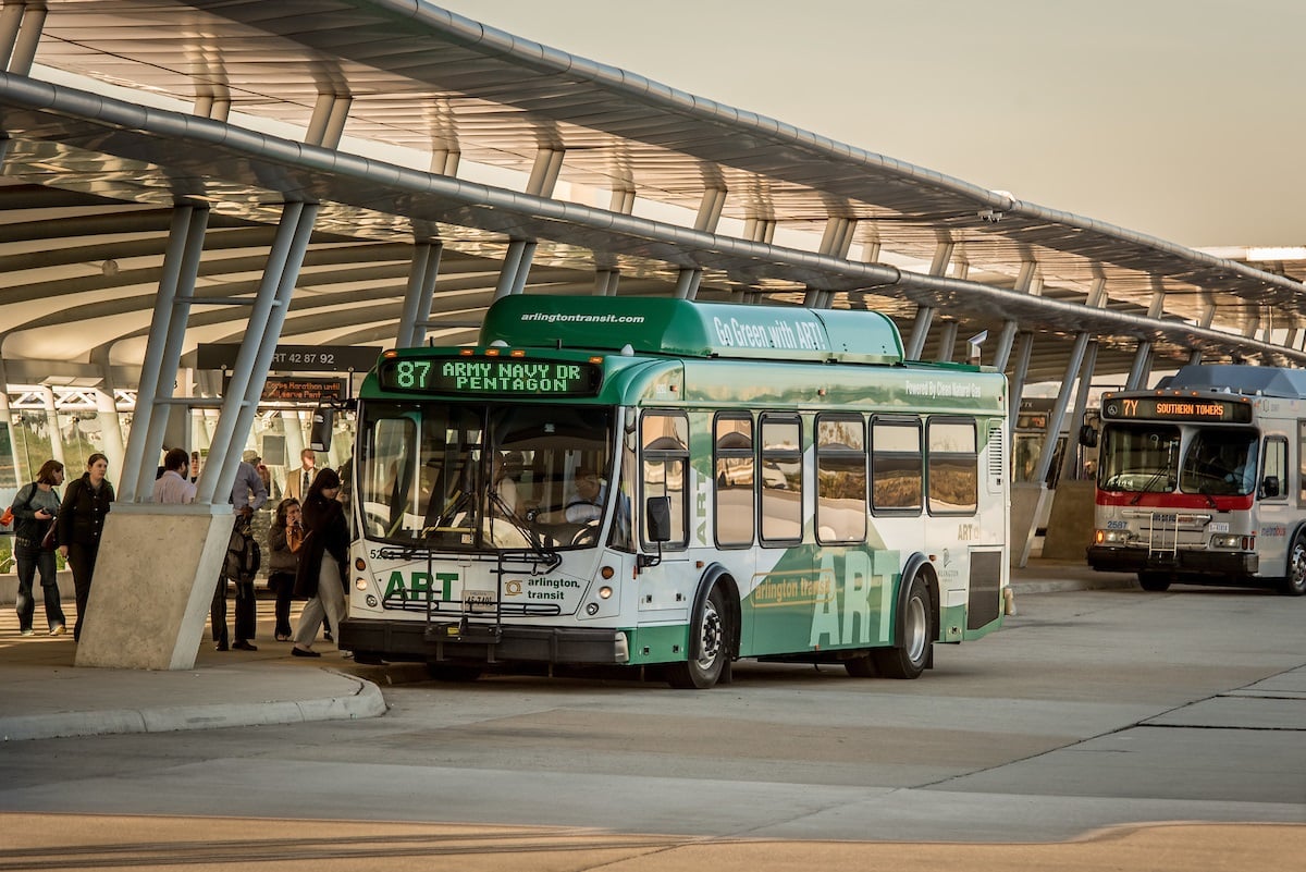 ARTBus-87-at-pentagon-station