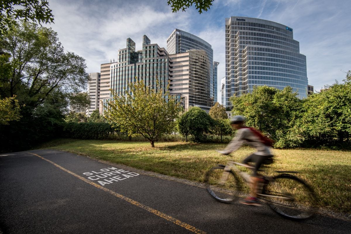 blurry-biker-rosslyn-bike-lane