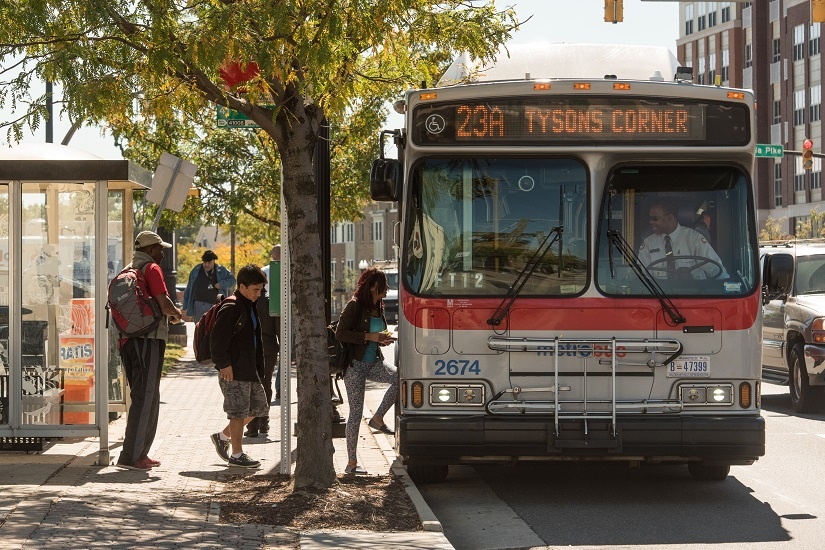 columbia-pike-bus-boarding