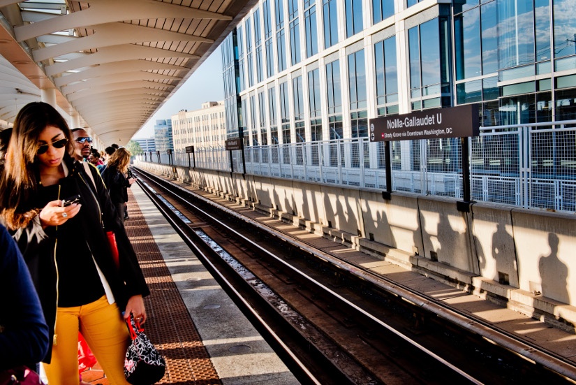 commuters-noma-metro-platform.jpg