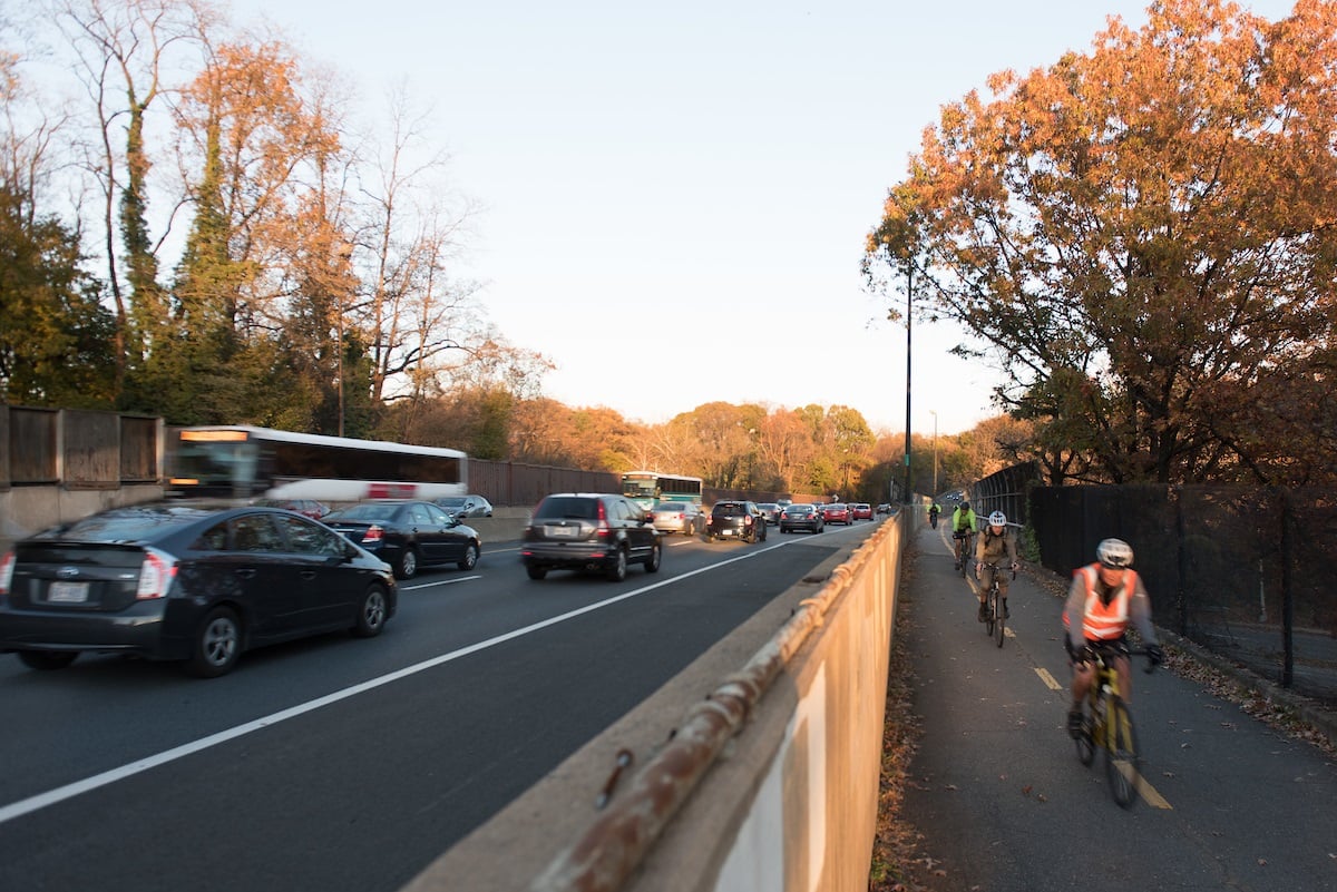 cyclists-on-i-66