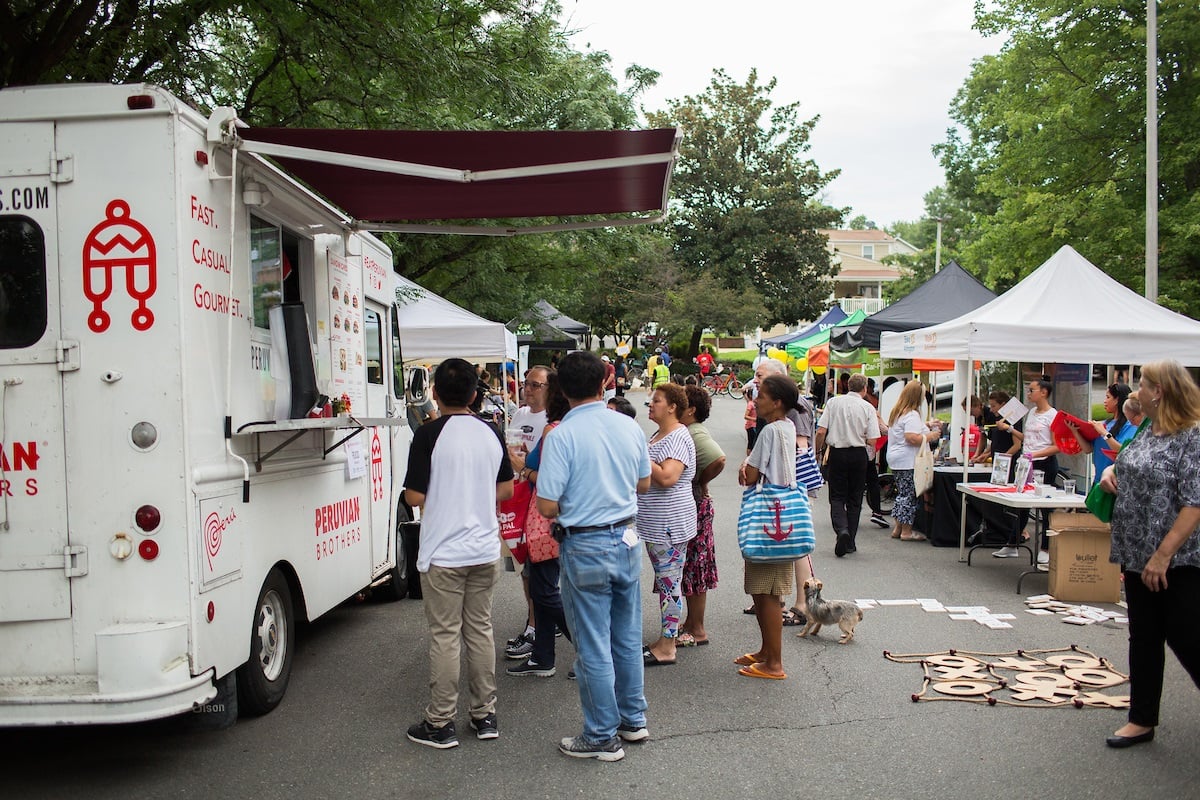 our-shared-street-pop-up-crowd