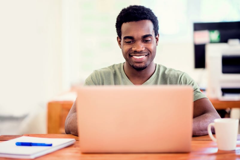 teleworking-guy-laptop