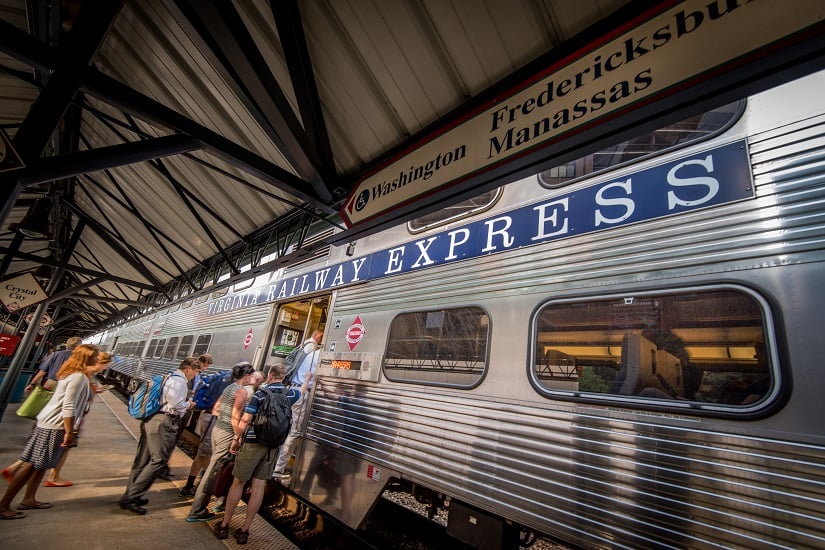 vre-boarding-train