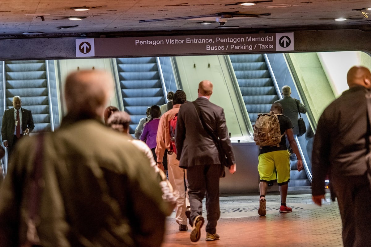 commuters-at-pentagon-station