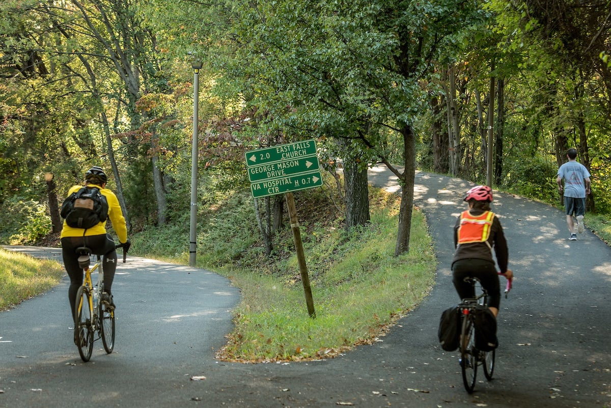 cyclists-on-crossroad-trail