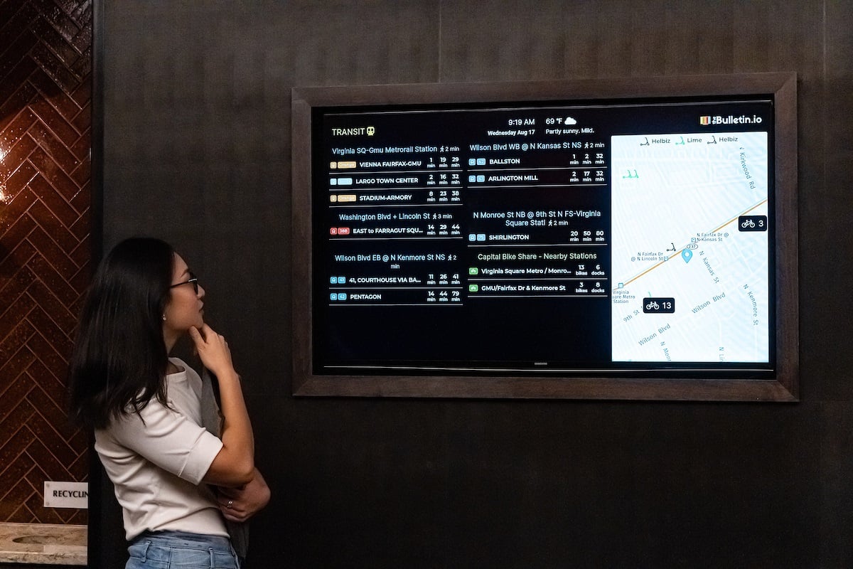 digital-transit-screen-and-resident