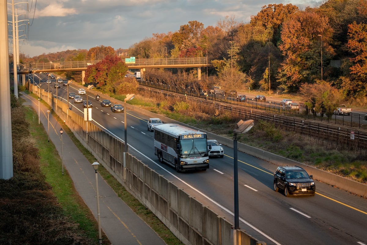 i66-commuter-bus-and-cars