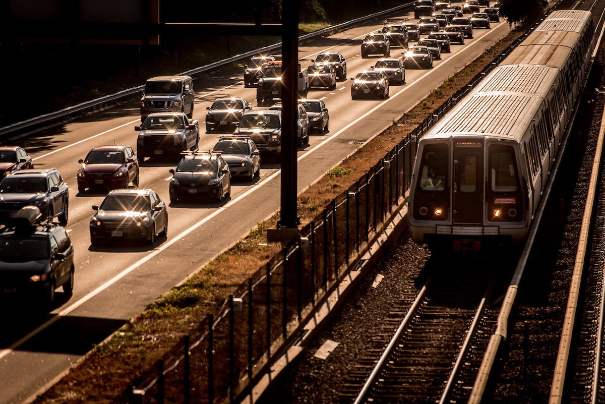 metro-on-i66-and-cars