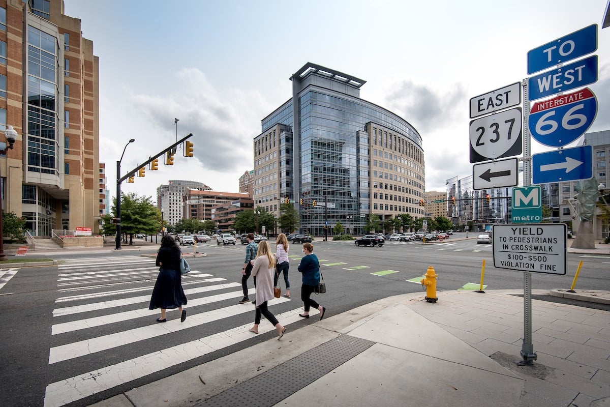 pedestrians-ballston-crossing