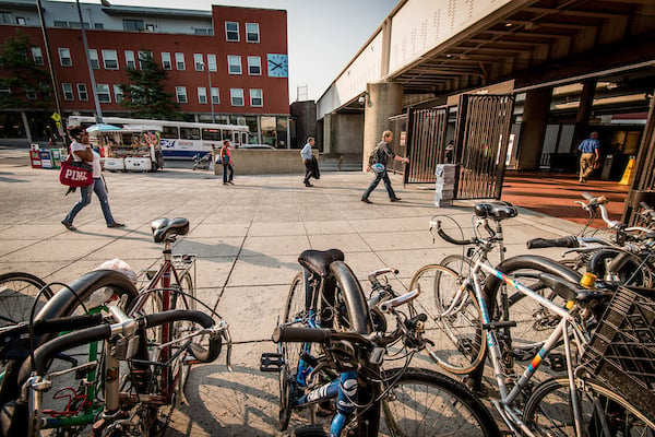 people-transit-commute-bikes