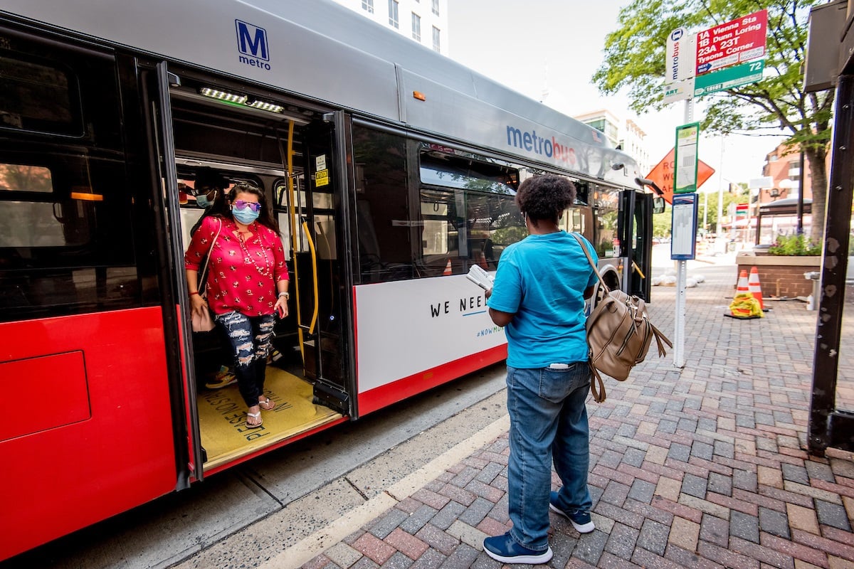 riders-using-rear-entrance-on-buses