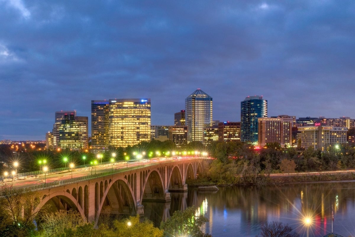 How to Get to Arlington Memorials Using Public Transportation ...