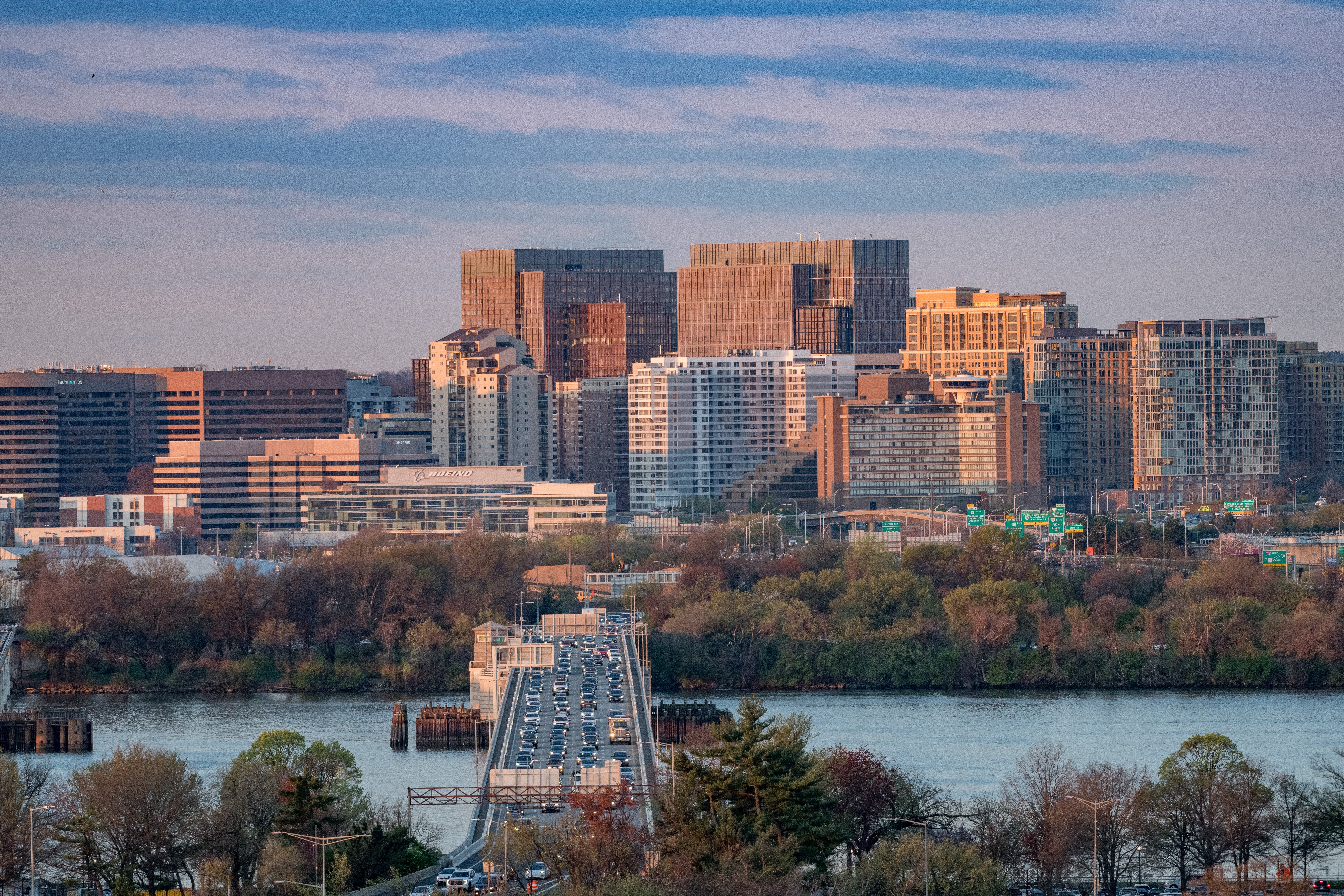 Your Car-Free Guide to Fall Festivities in Arlington